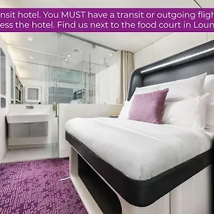 Yotelair Amsterdam Schiphol Transit Отель